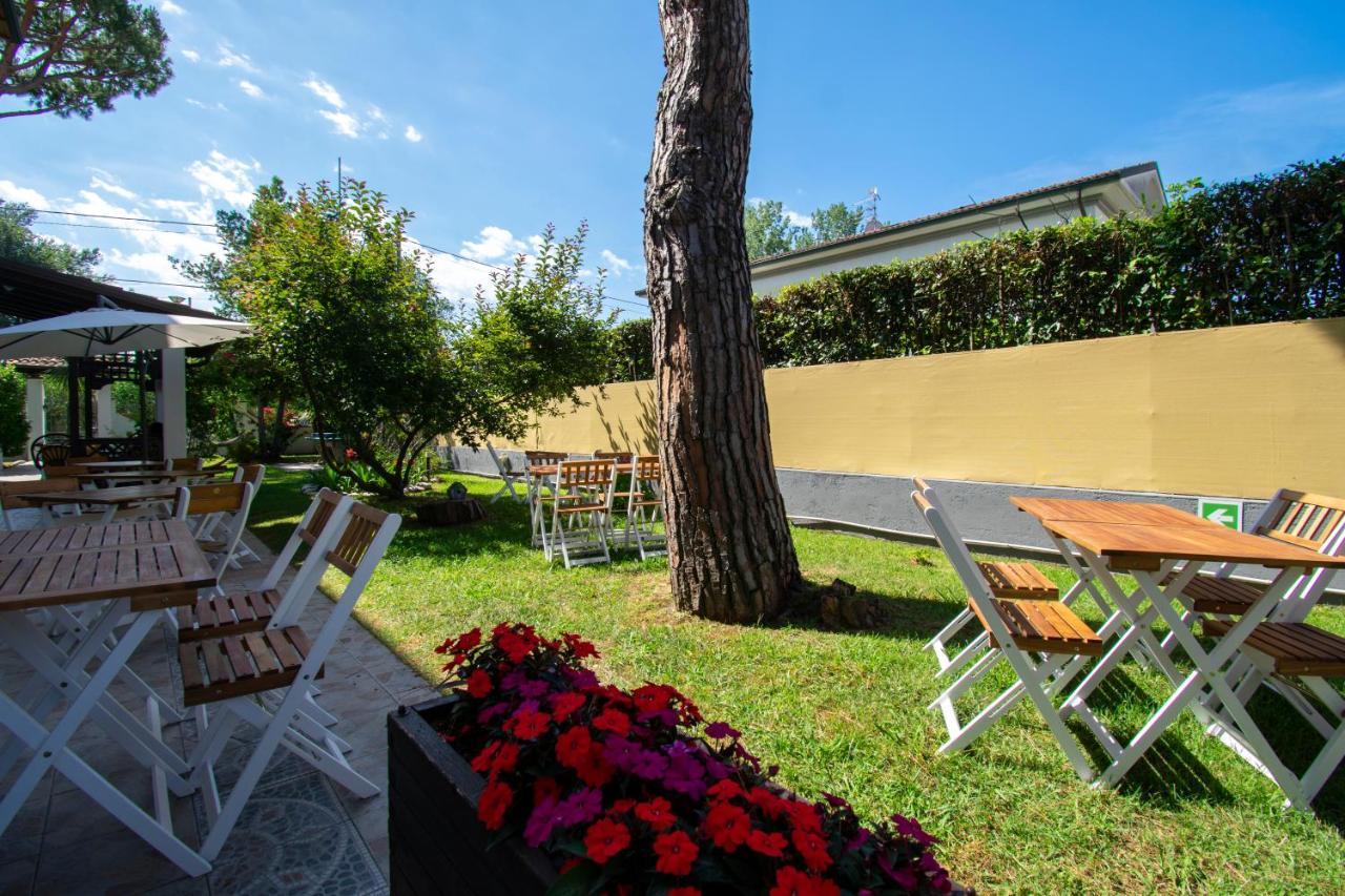 Hotel Villa Giada Marina di Massa Exterior photo